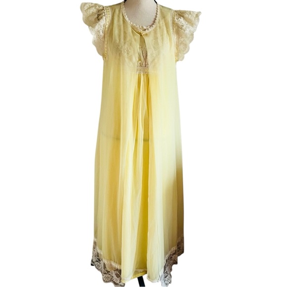 Vintage Peignoir Sheer Lace Negligee Robe Nightgown Set